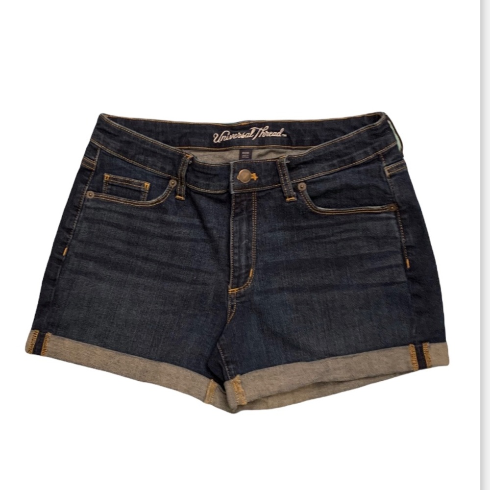 Universal Threads Med Rise Jean Shorts